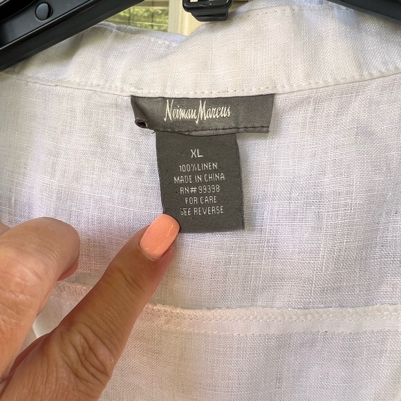 NEIMAN MARCUS LINEN WHITE SLEEVELESS TOP - Picture 5 of 13